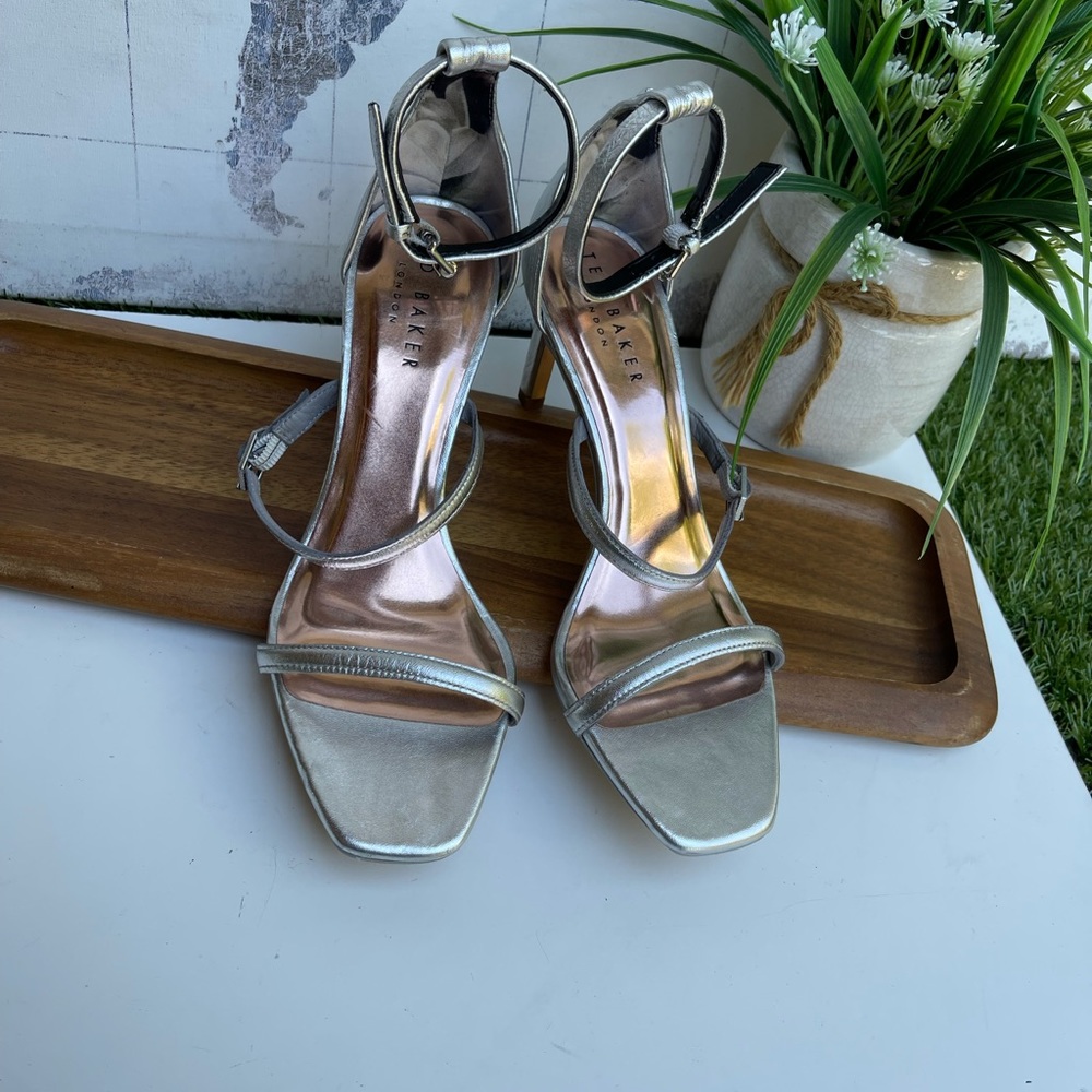 Ted Baker🍂🍁triple strap silver leather - Picture 12 of 12